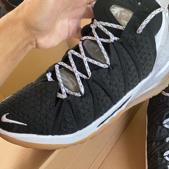 LeBron XVIII NEW size 9.5 - Picture 2 of 4